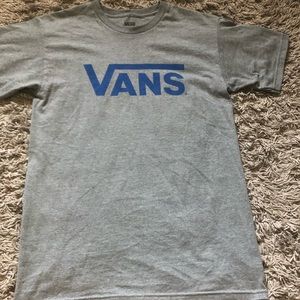 A never worn gray Vans t-shirt ⚡️.